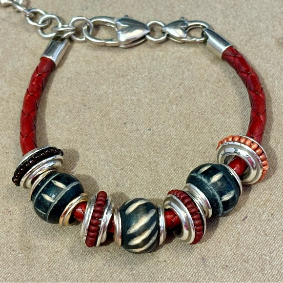 Brighton African Tutsi bead Brown wood with horizontal slashed lines Retired - Picture 7 of 7